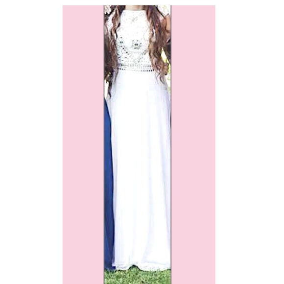 White Sheer Exterior Embellished Wedding/Prom Dress Size Small - Picture 3 of 12